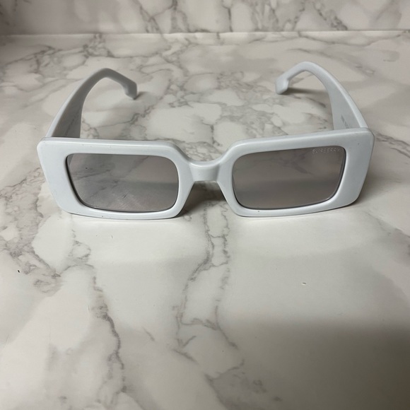 Black, white, brown and plaid square sunglasses - Picture 2 of 7